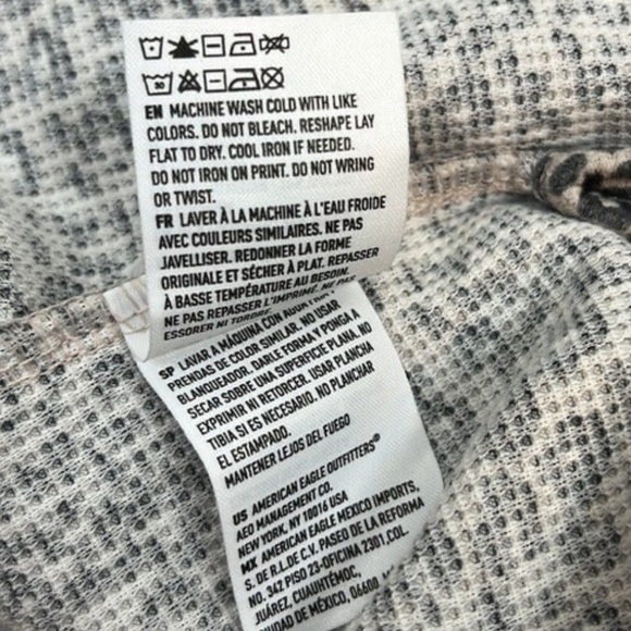 American Eagle Cheetah Print Cropped Turtleneck Size S - Picture 8 of 10